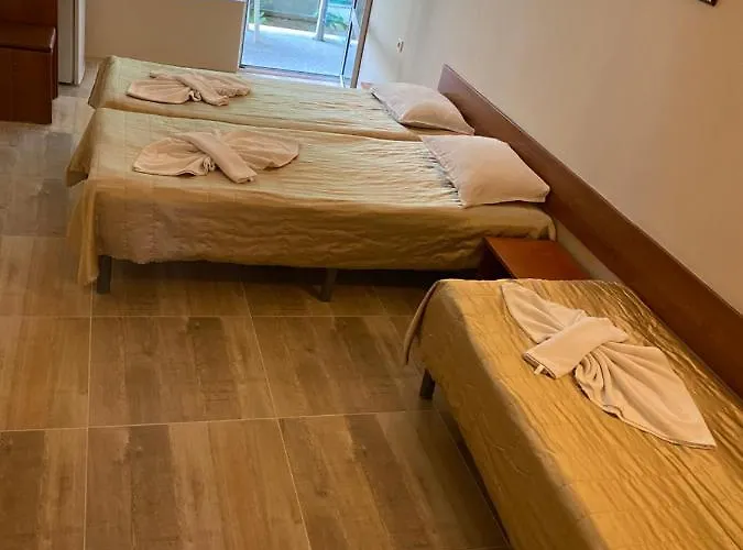 Хотел каменец бюджет 2*